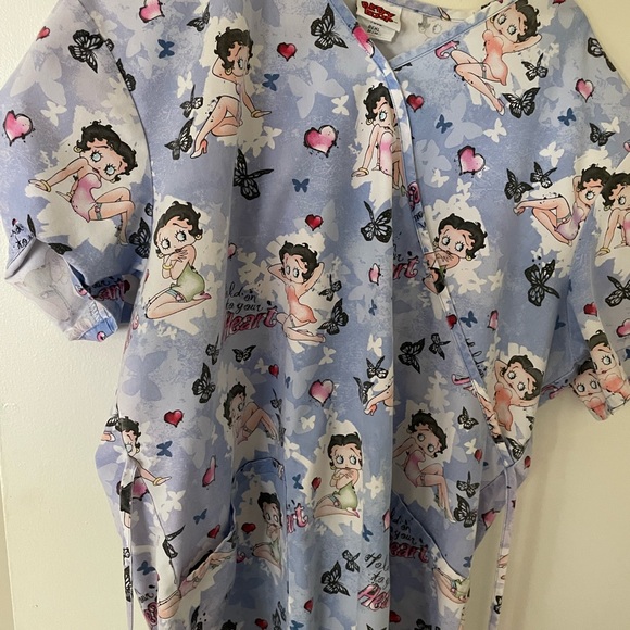 Scrubs top - Picture 2 of 3